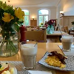 Gaestehaus Sommertal, Eigener Parkplatz, 800m Zum Bodensee, 300m Zur Altstadt 招待所