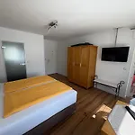 Gaestehaus Sommertal, Eigener Parkplatz, 800m Zum Bodensee, 300m Zur Altstadt Πανσιόν Meersburg