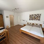 Gaestehaus Sommertal, Eigener Parkplatz, 800m Zum Bodensee, 300m Zur Altstadt 4* 梅尔斯堡