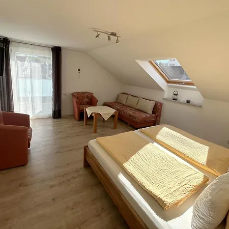 Maison d'hôtes Gaestehaus Sommertal, Eigener Parkplatz, 800m Zum Bodensee, 300m Zur Altstadt Meersburg