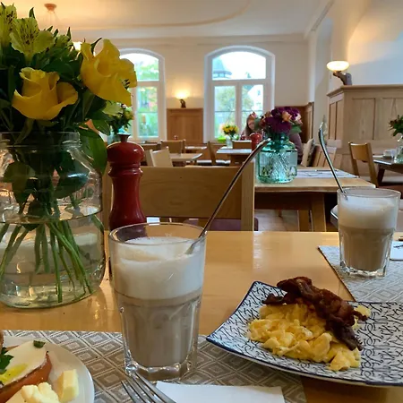 Gaestehaus Sommertal, Eigener Parkplatz, 800m Zum Bodensee, 300m Zur Altstadt Gæstehus