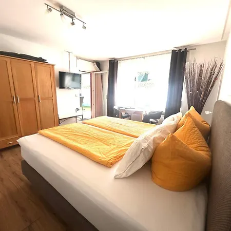 Gaestehaus Sommertal, Eigener Parkplatz, 800m Zum Bodensee, 300m Zur Altstadt Maison d'hôtes 4*