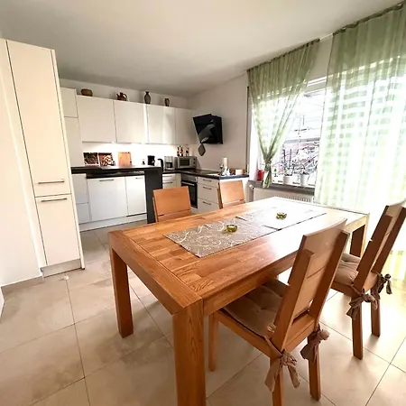 Gaestehaus Sommertal, Eigener Parkplatz, 800m Zum Bodensee, 300m Zur Altstadt 4*