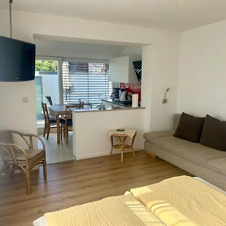 Gaestehaus Sommertal, Eigener Parkplatz, Pool, 800m Zum Bodensee 게스트하우스 미르스부르크